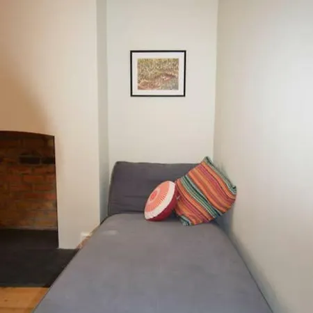 Charming Victorian 3 Bedroom House With Large Garden